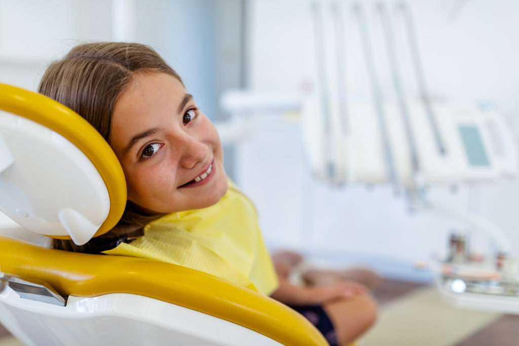Kiedy iść z dzieckiem na pierwszą wizytę do dentysty?